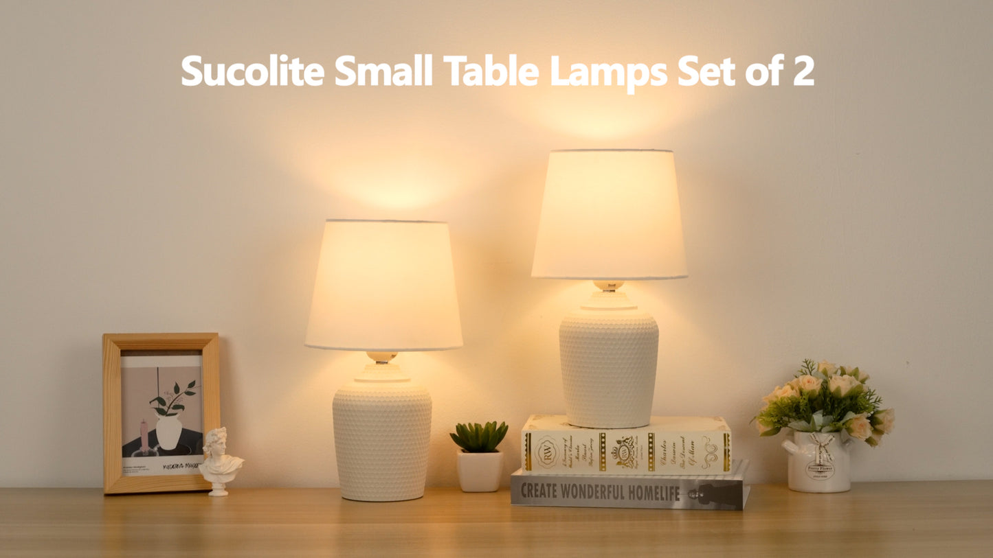 Sucolite Juego de 2 lámparas de mesa pequeñas de 11.8 pulgadas, lámparas de mesita de noche para dormitorio, habitación de los niños, bonitas lámparas de escritorio con base de textura tachonada para